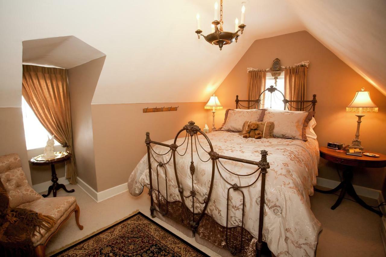 Westphal Mansion Inn Bed & Breakfast Hartford Экстерьер фото