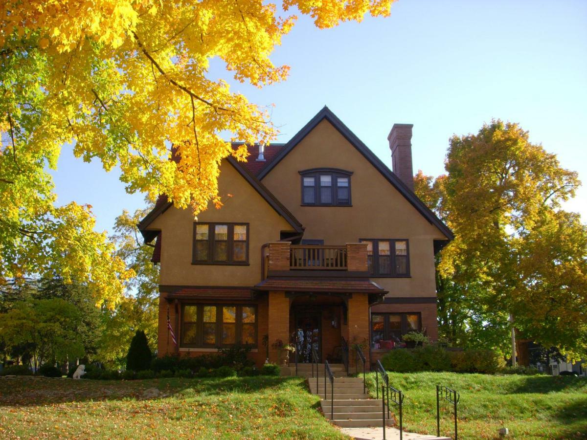 Westphal Mansion Inn Bed & Breakfast Hartford Экстерьер фото
